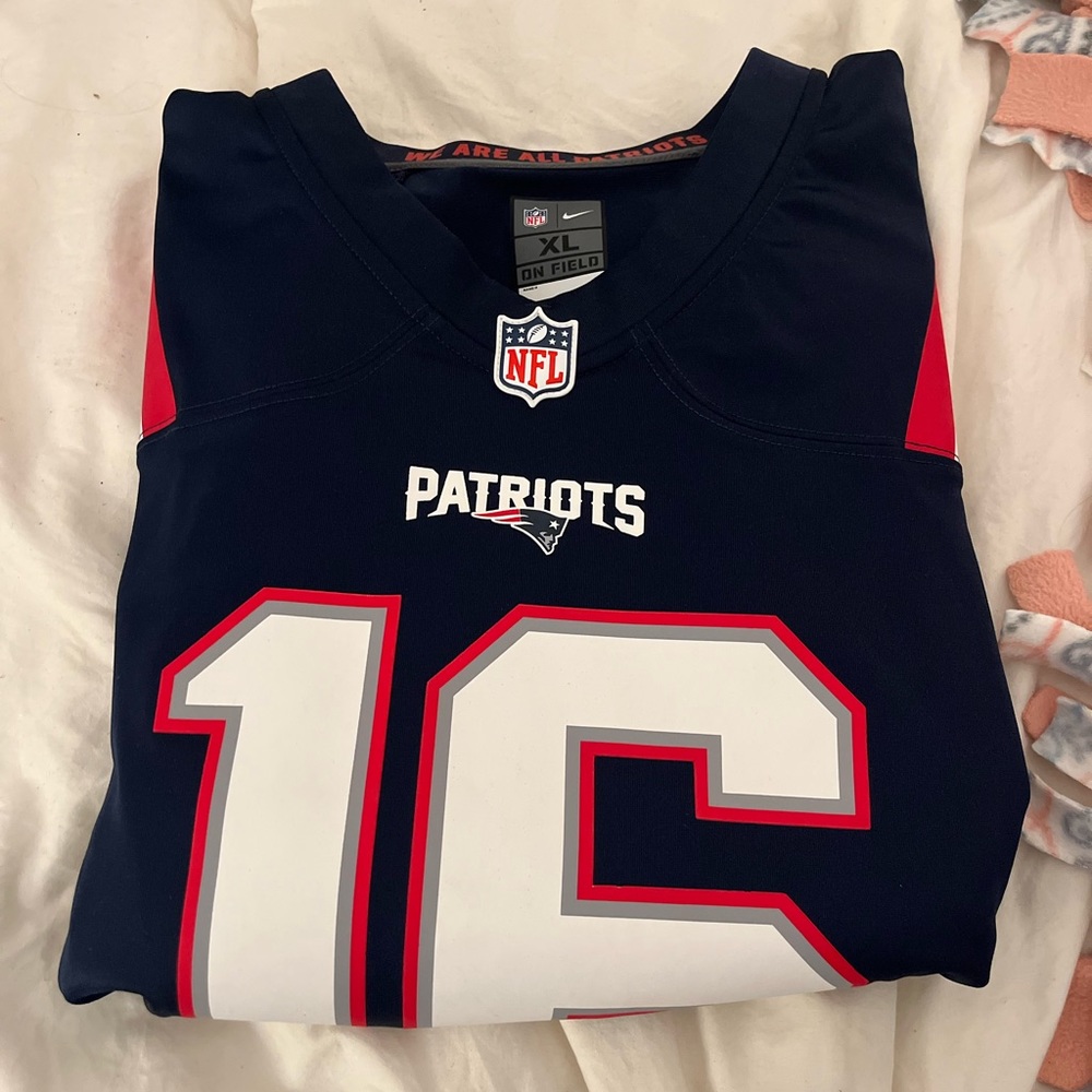 Jakobi Meyers old patriots jersey !!